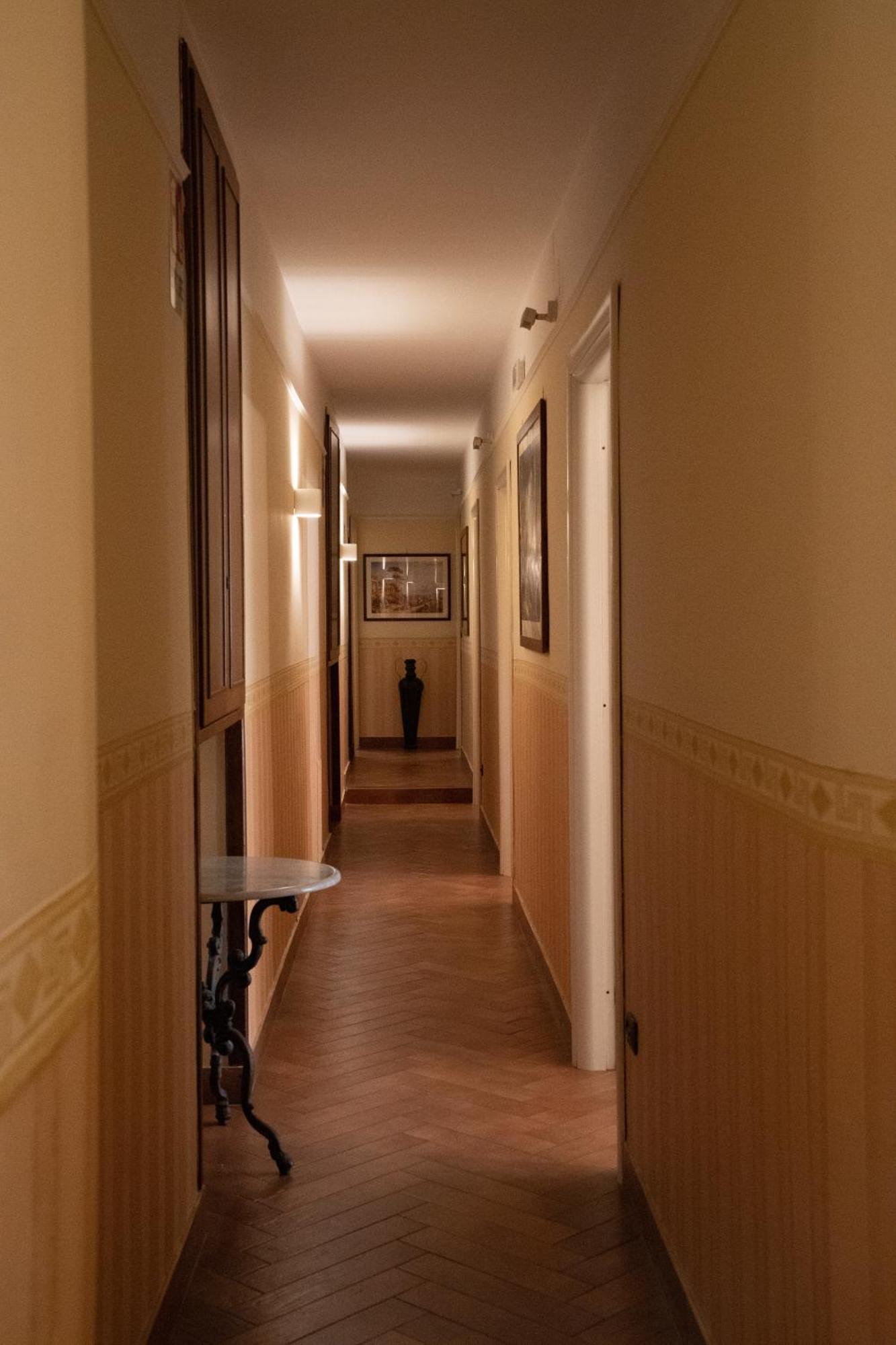 B&B Conte Cavour Neapel Exterior foto