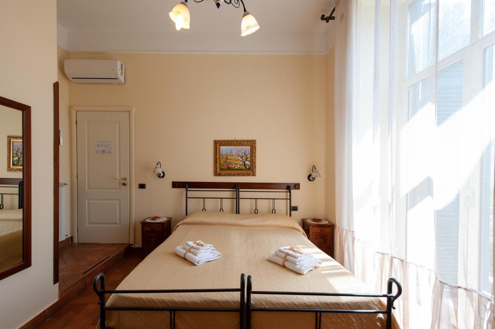 B&B Conte Cavour Neapel Exterior foto