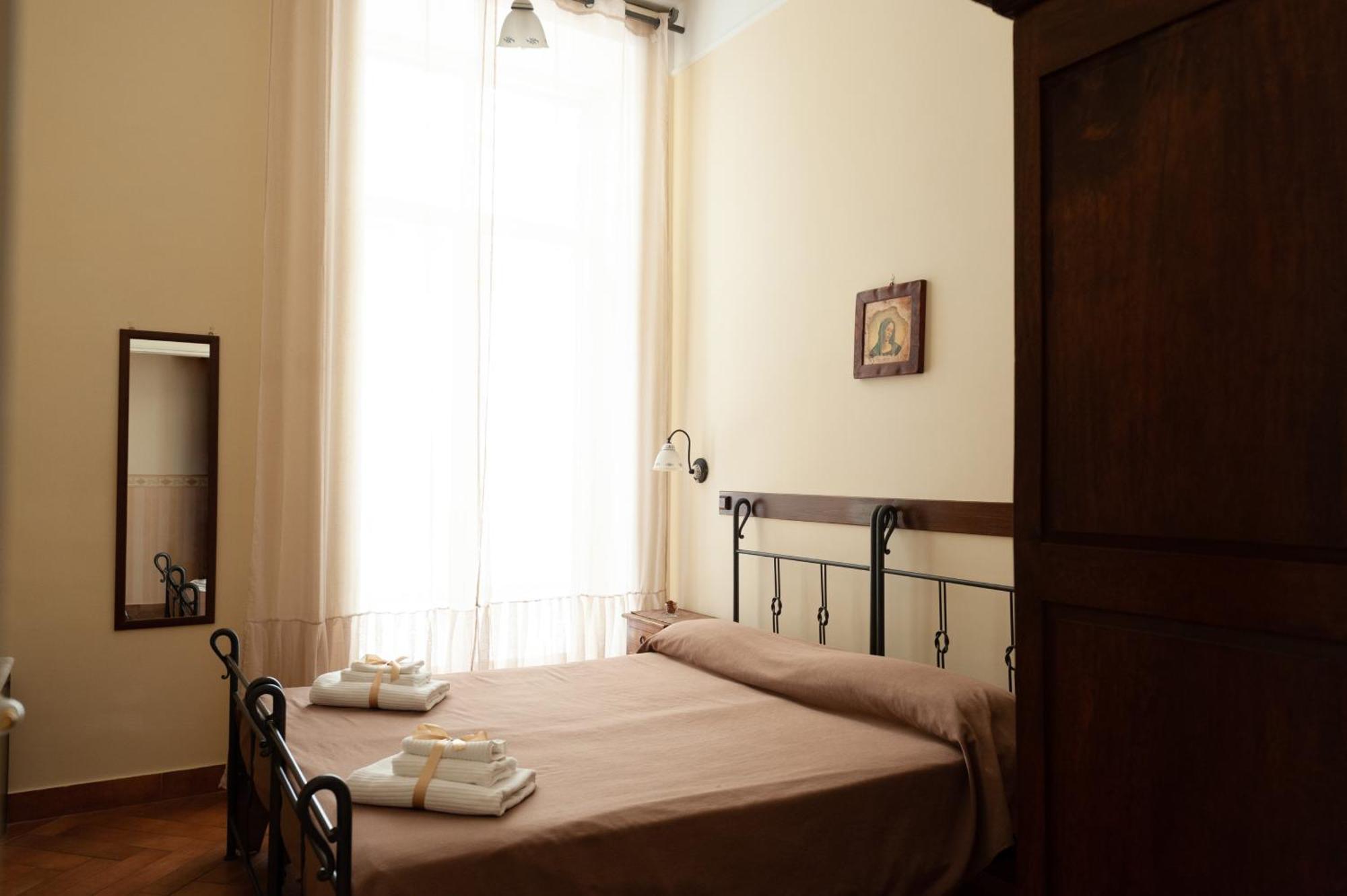 B&B Conte Cavour Neapel Exterior foto