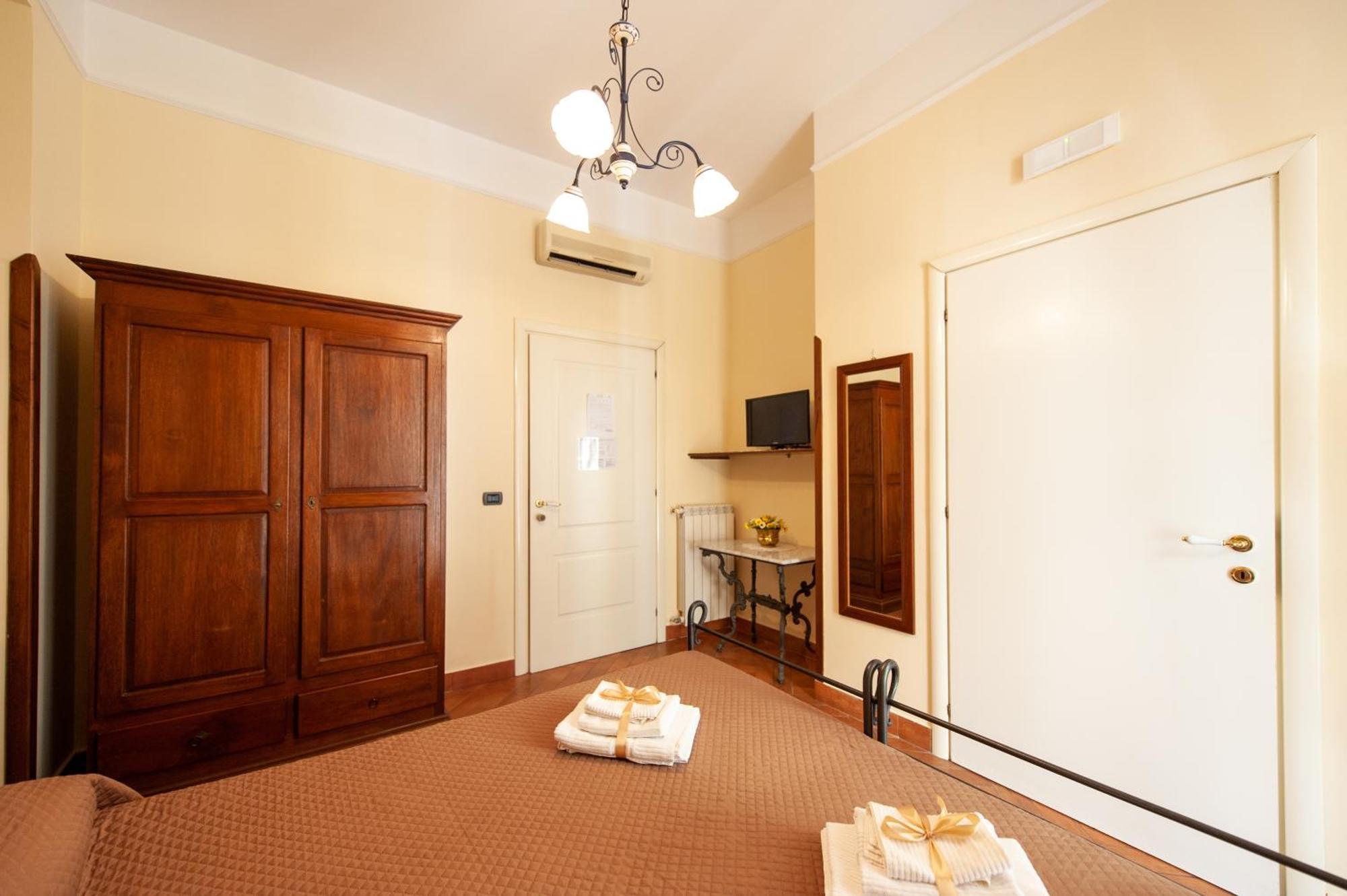 B&B Conte Cavour Neapel Exterior foto