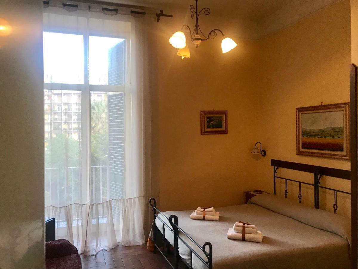 B&B Conte Cavour Neapel Exterior foto