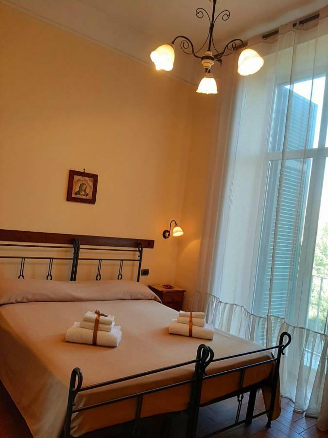 B&B Conte Cavour Neapel Exterior foto