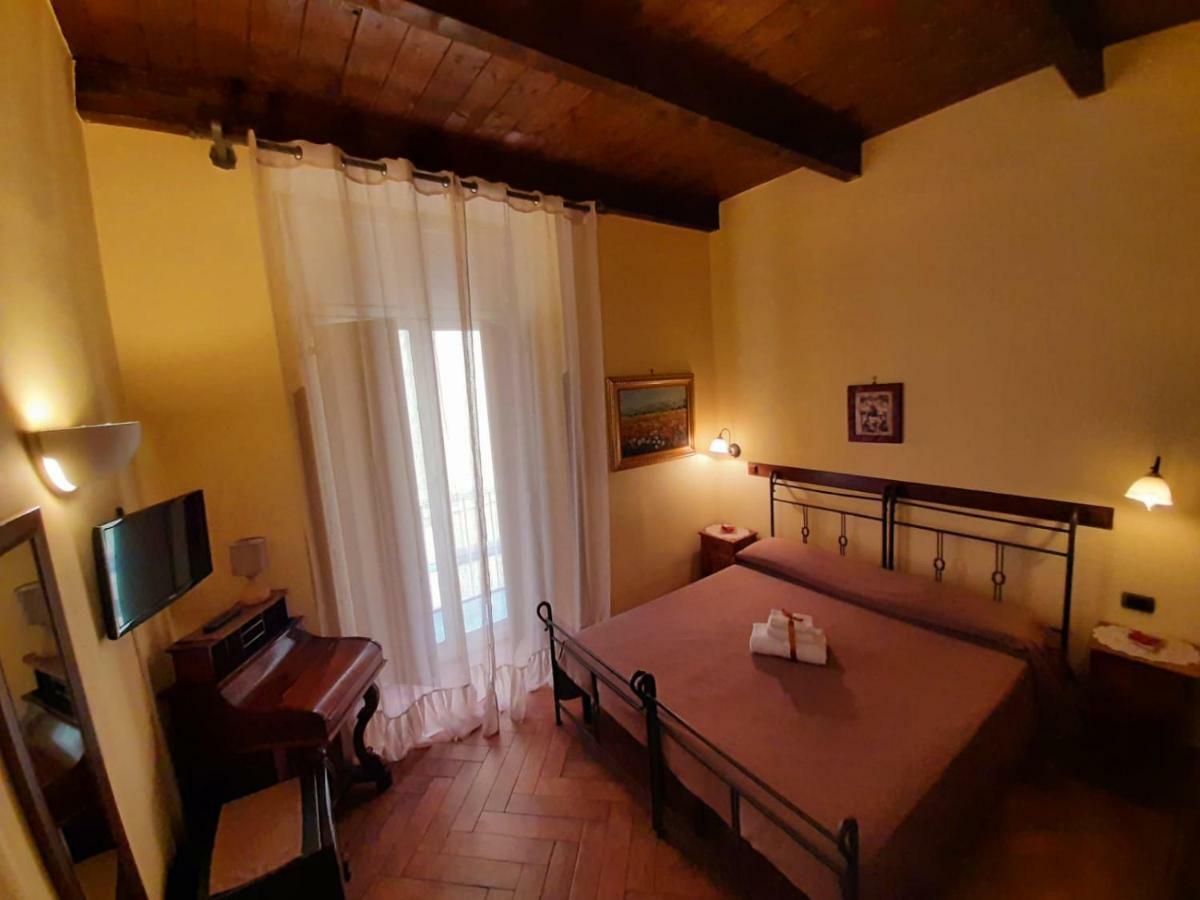 B&B Conte Cavour Neapel Exterior foto