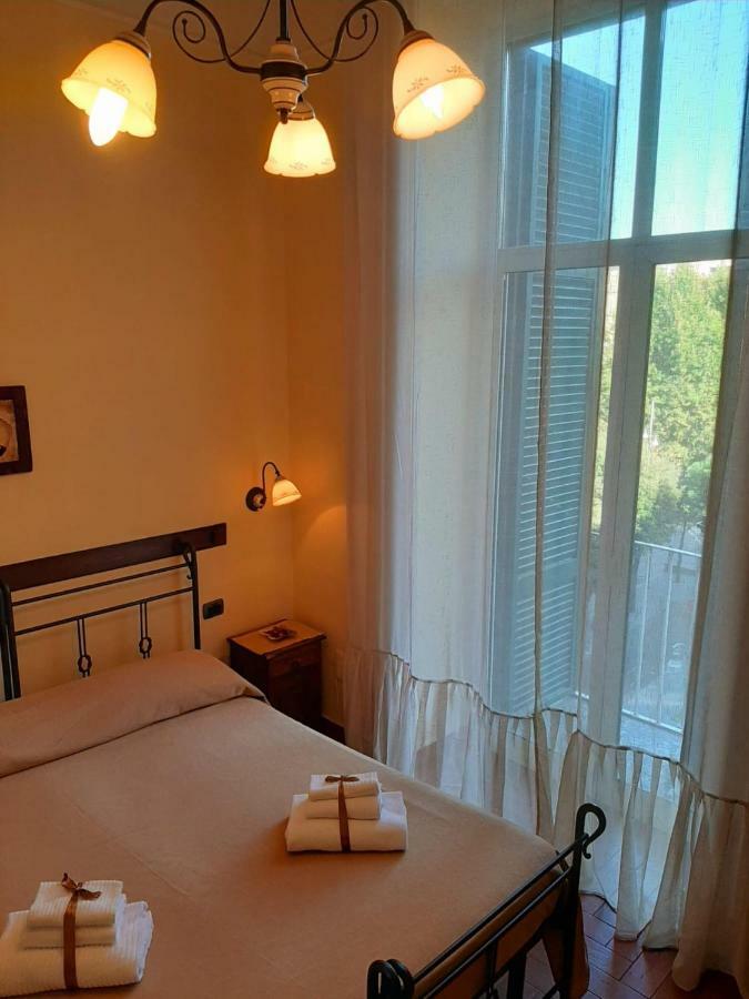 B&B Conte Cavour Neapel Exterior foto