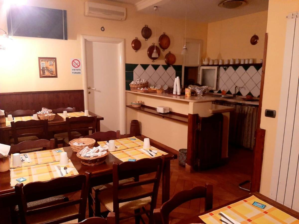 B&B Conte Cavour Neapel Exterior foto